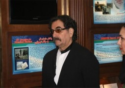 شهرام ناظری از موزه جانبازان شیمیایی بازدید کرد