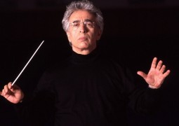 رهبر ارکستر ترکیه در راه تهران