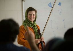 مَسترکلاس و اجرای نوازنده خانم آلمانی در تهران + عکس