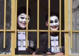 جوکرهای ایرنی در زندان چه می‌کنند + تصاویر