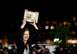 انتقاد سومین زن برنده نخل طلای کن از سرکوب اعتراضات توسط مکرون