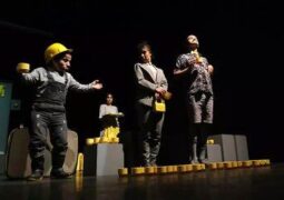پنج اجرای پایانی «خانم آوازخوان کله طاس» ساعت ۲۱ روی صحنه می‌رود