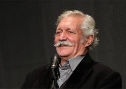 بازیگر پیشکسوت: در اولین بمباران سه نفر از اعضای خانواده‌ام شهید شدند